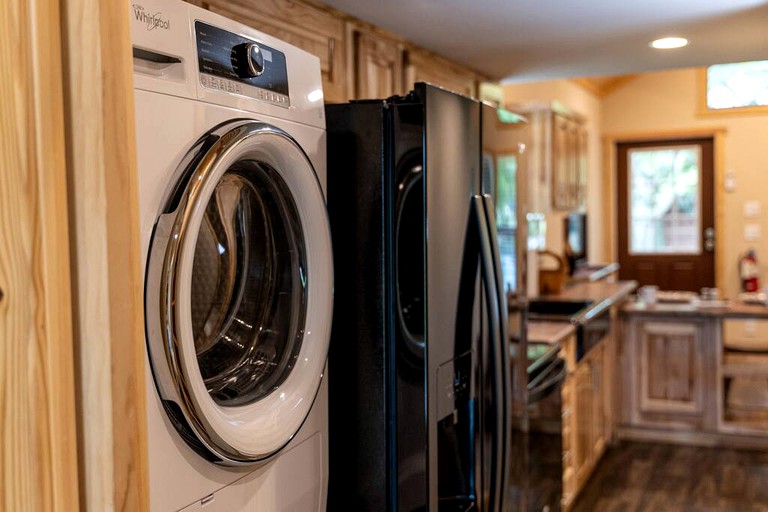 Cabins (United States of America, Chilton, Texas)