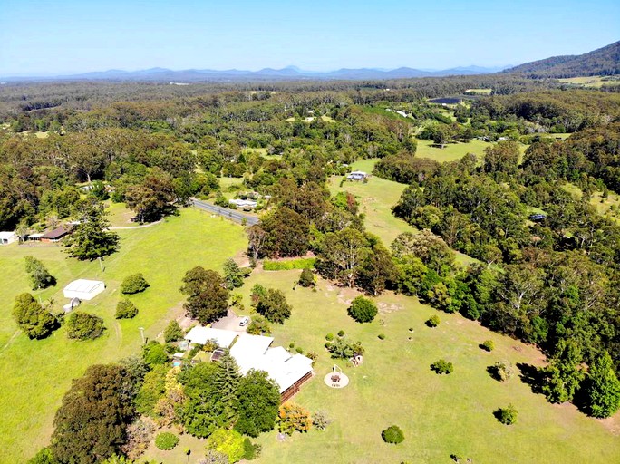 Nature Lodges (Yarrahapinni, New South Wales, Australia)
