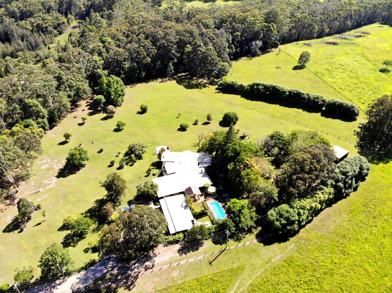 Romantic Holiday Rental with a Fabulous Pool near Arakoon, New South Wales