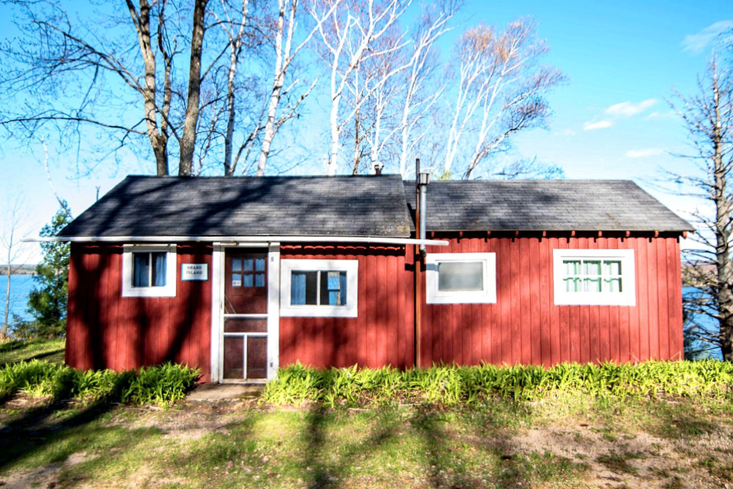 Romantic Lakefront Cabin for Two in Au Train, Michigan