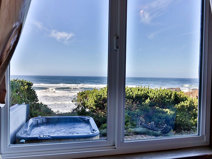 Cottages (Seal Rock, Oregon, United States)