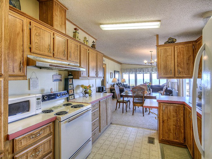 Cottages (Seal Rock, Oregon, United States)