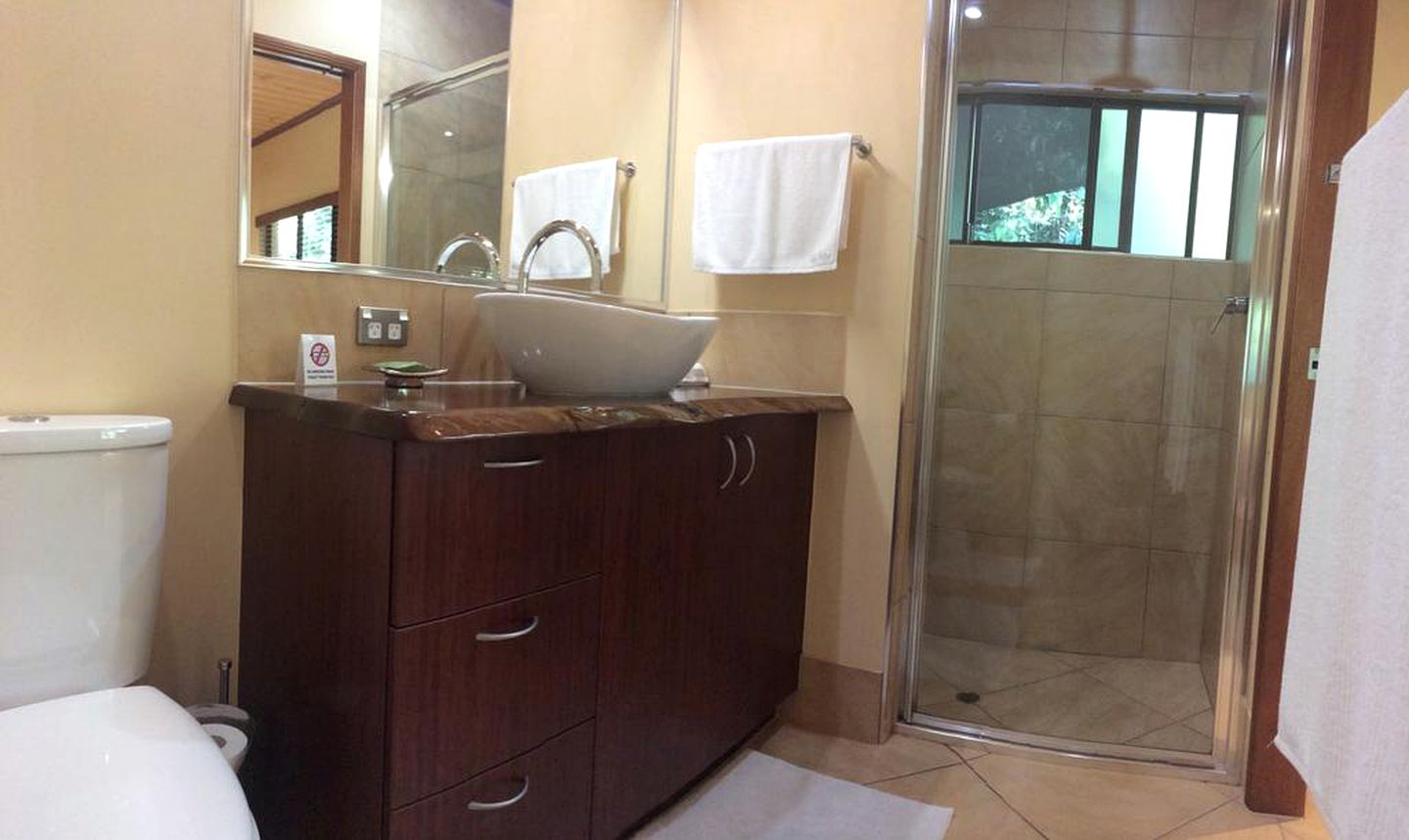 Romantic Rainforest Getaway with Heated Plunge Pool in Kuranda, Australia