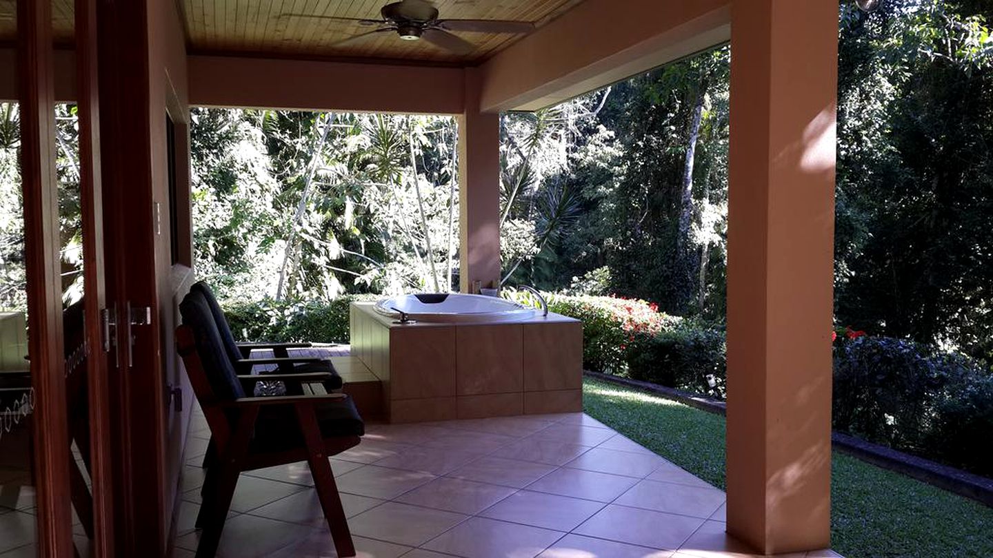 Romantic Rainforest Getaway with Heated Plunge Pool in Kuranda, Australia