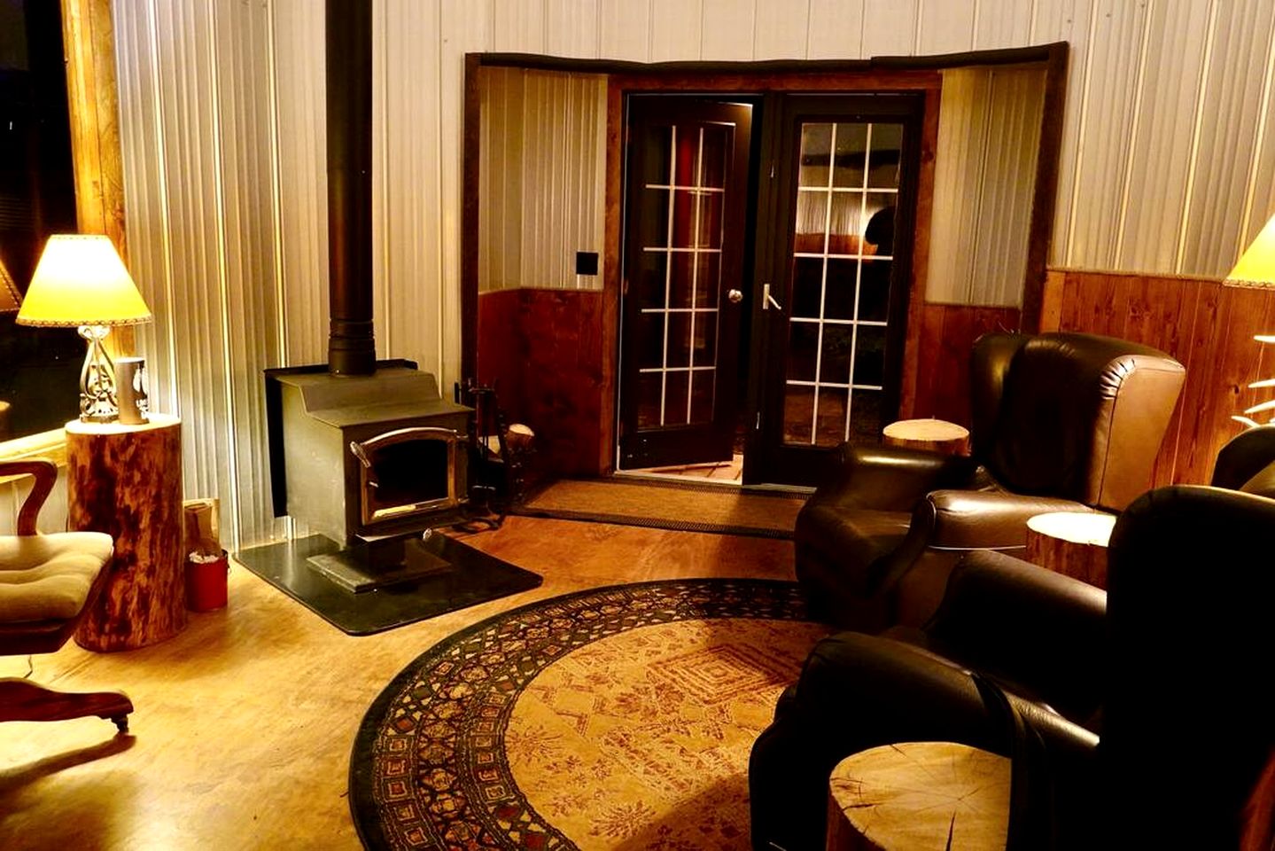 Incredibly Unique Romantic Retreat in Grain Bin Accommodation near Sundre, Alberta