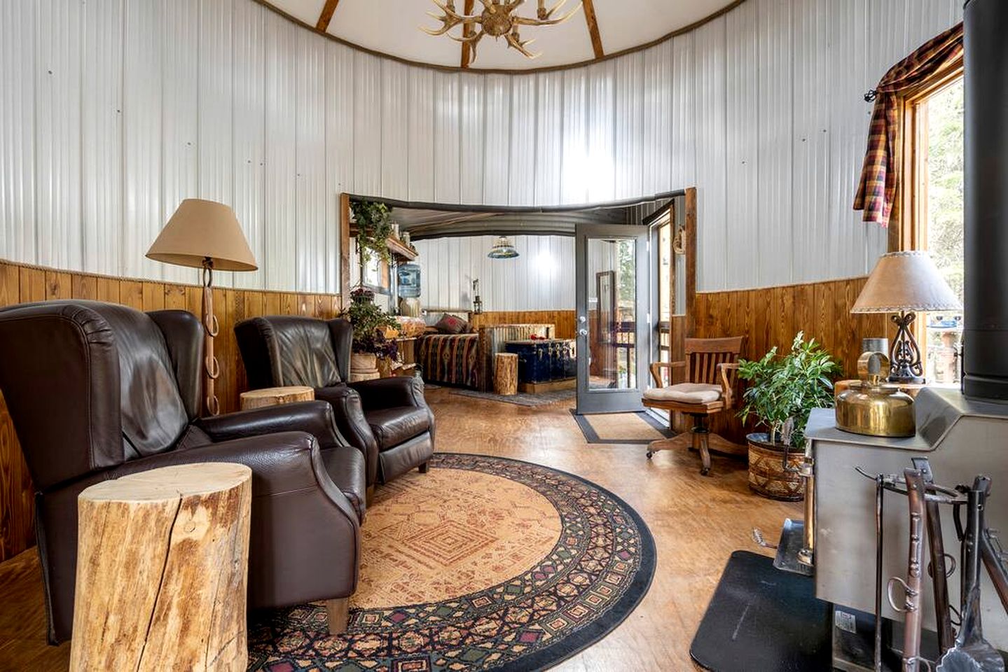 Incredibly Unique Romantic Retreat in Grain Bin Accommodation near Sundre, Alberta