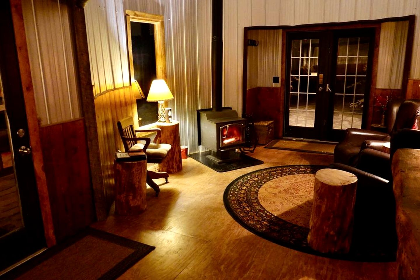 Incredibly Unique Romantic Retreat in Grain Bin Accommodation near Sundre, Alberta