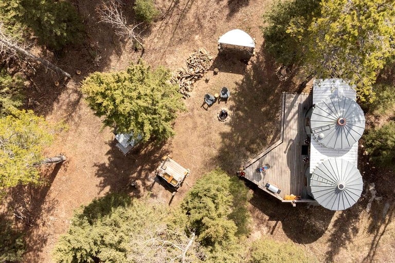 Cabins (Canada, --, --)