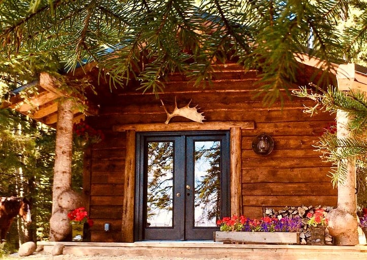 Cabins (Canada, --, --)