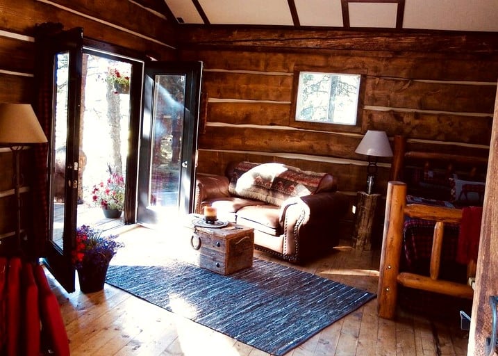 Cabins (Canada, --, --)