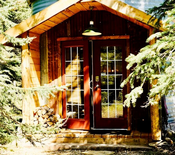 Cabins (Canada, --, --)