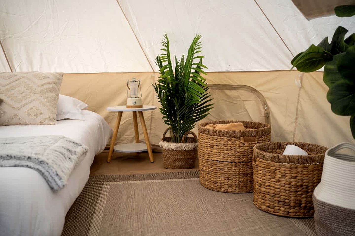 Romantic Retreat: Luxury Glamping in Northern Bruce Peninsula, Canada for Unforgettable Escapes