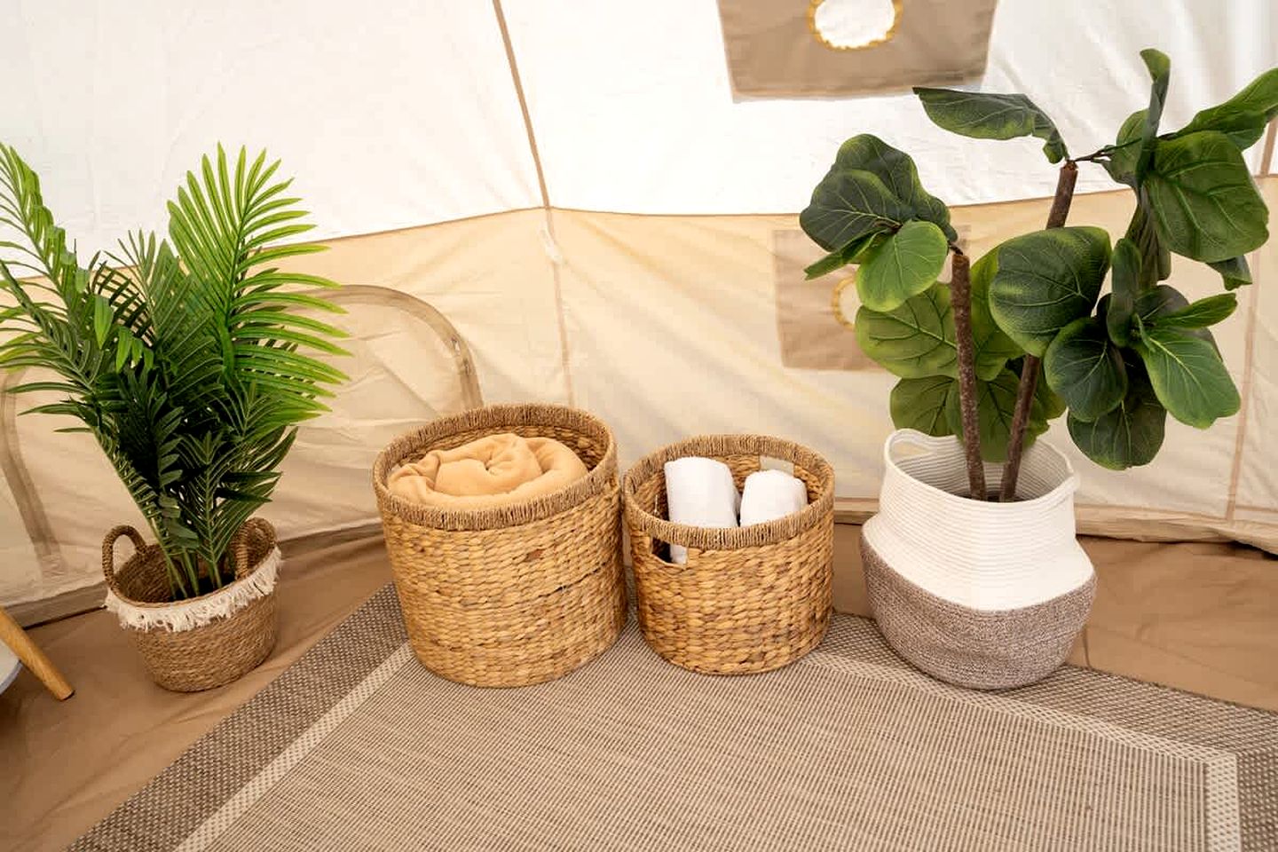 Romantic Retreat: Luxury Glamping in Northern Bruce Peninsula, Canada for Unforgettable Escapes