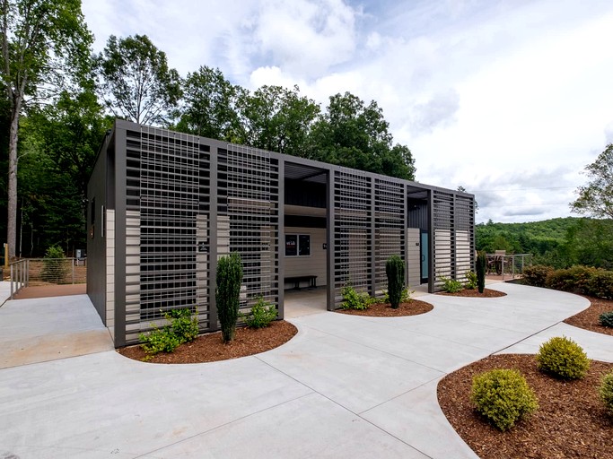 Cabins (United States of America, Transylvania County, North Carolina)