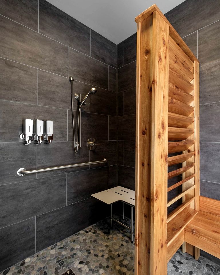 Romantic Retreat: Pet-Friendly Luxury Cabin in Enchanting Transylvania County