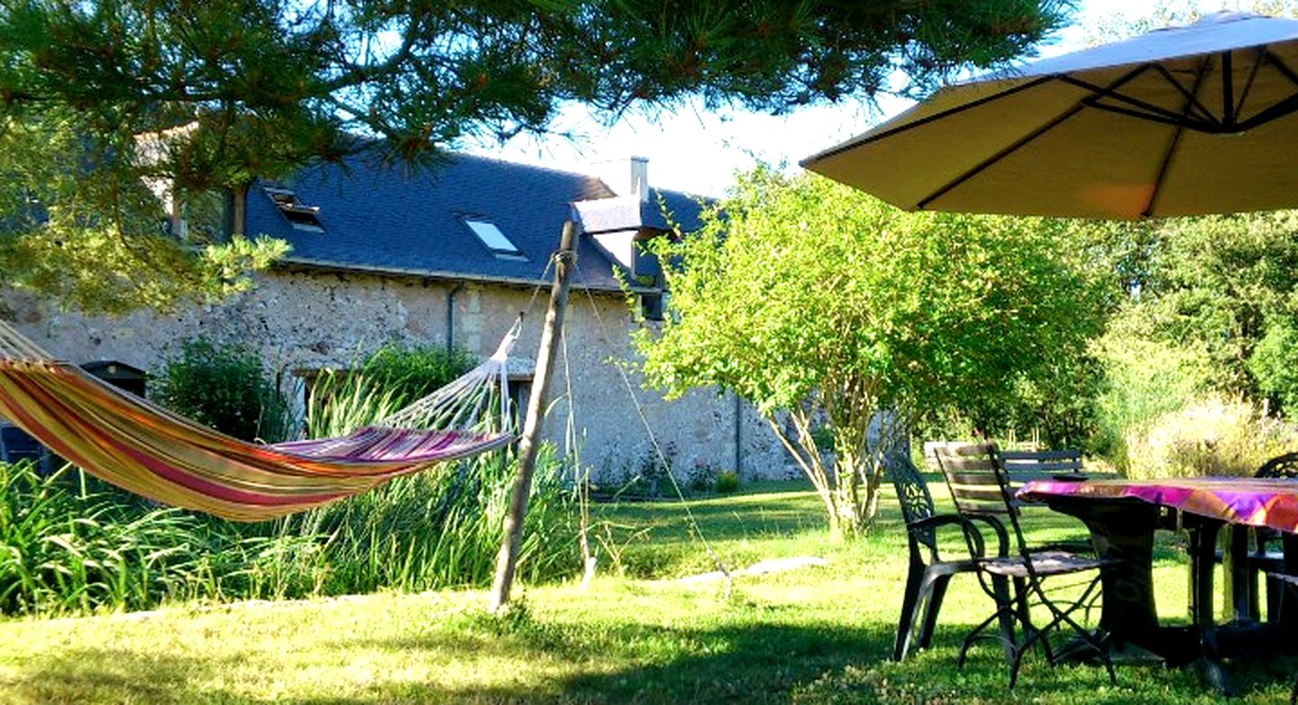 Romantic Room Rental in an Eco-Friendly Bed and Breakfast near Saumur, France