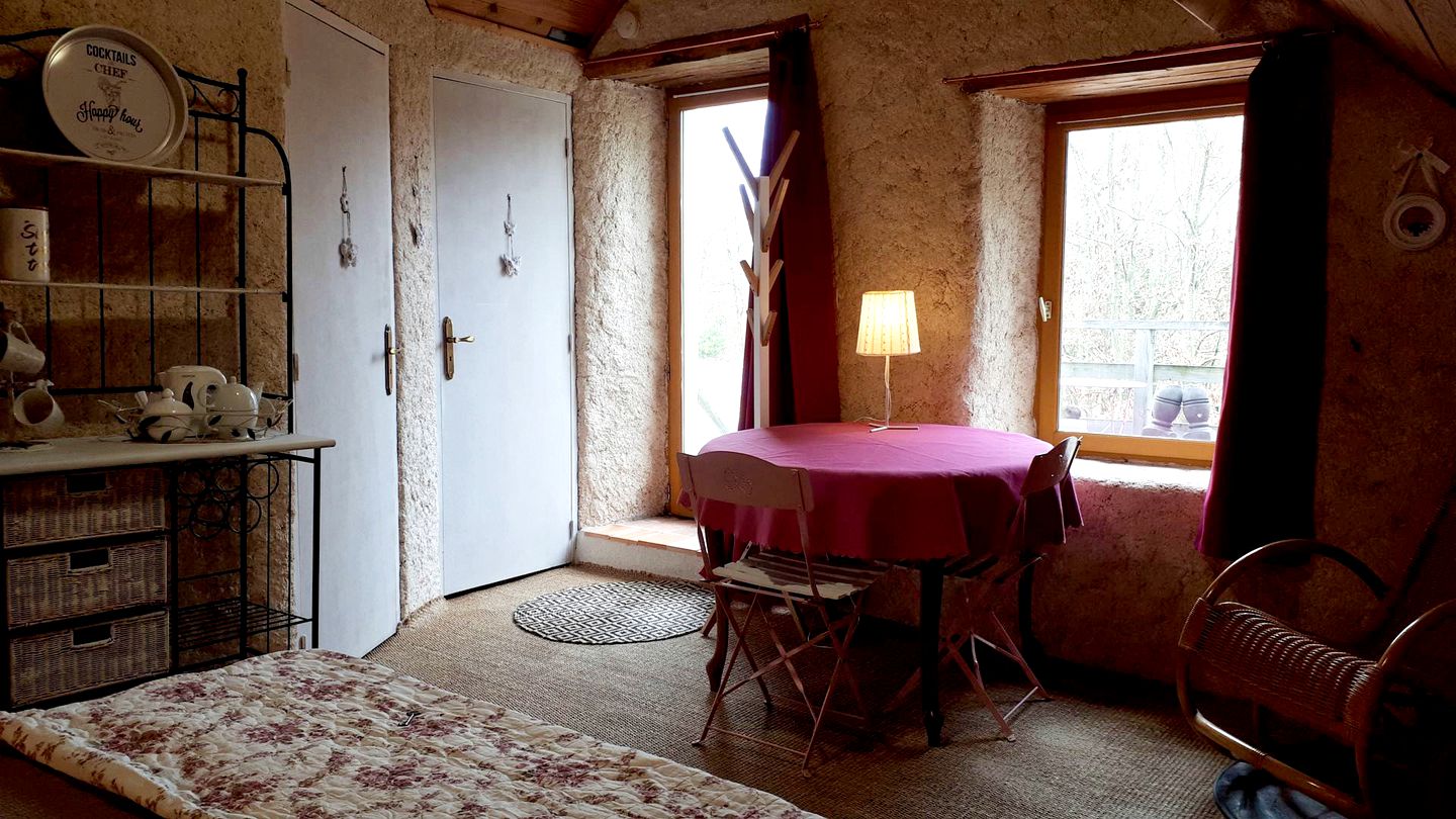 Romantic Room Rental in an Eco-Friendly Bed and Breakfast near Saumur, France