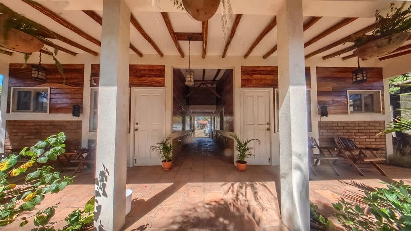 Cute Tiny House on the Beach for a Romantic Retreat in Pochomil, Nicaragua