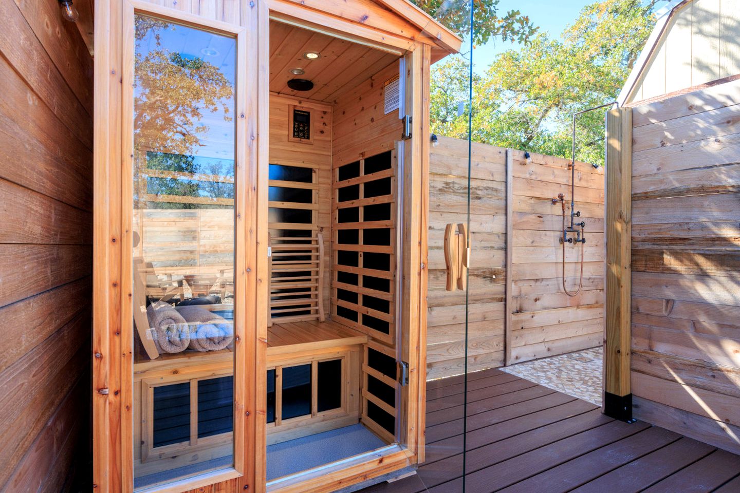 A+ Privacy | Romantic Lux | Sauna | Hot/Cold Pool in Texas