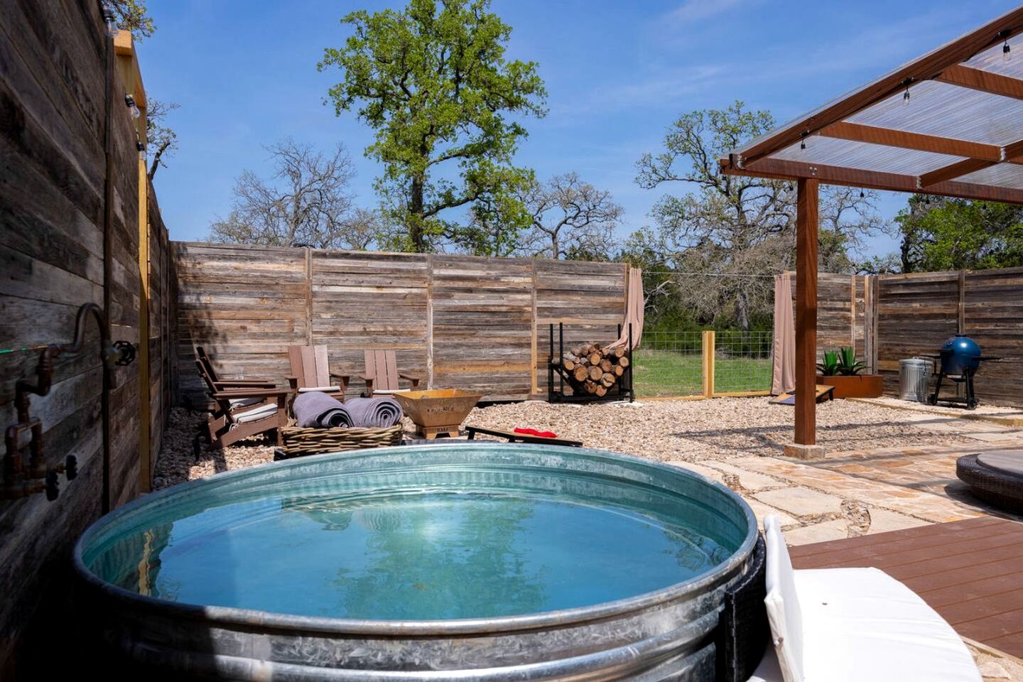 Off-Grid Luxurious Tiny Cabin with Incredible Outdoor and Indoor in Texas