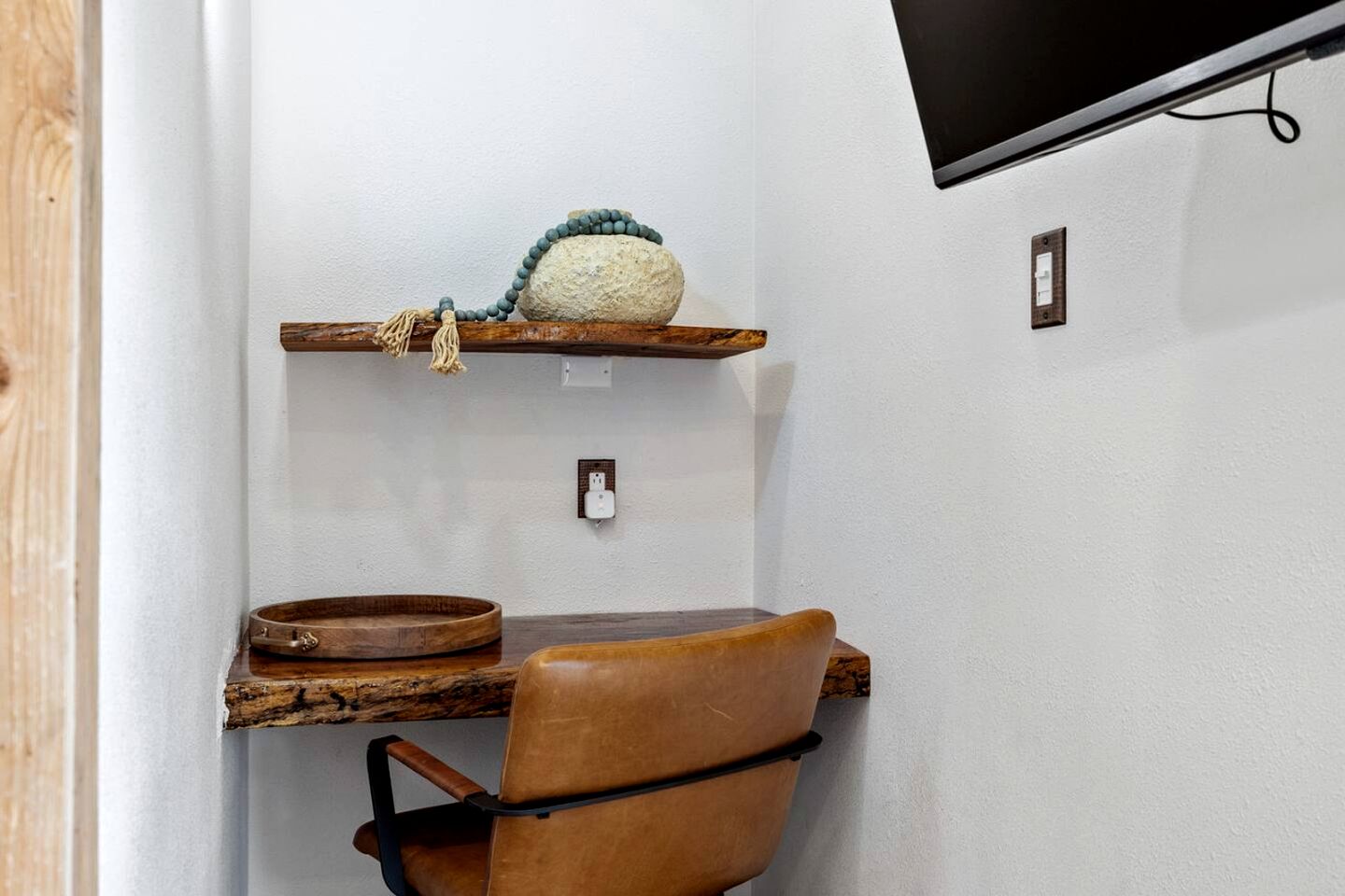 Off-Grid Luxurious Tiny Cabin with Incredible Outdoor and Indoor in Texas