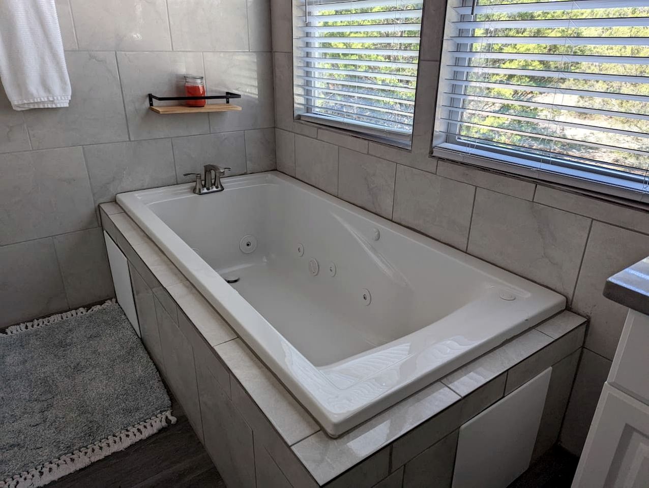 Romantic Stays in Texas at this Granbury Cabin Glamping Site