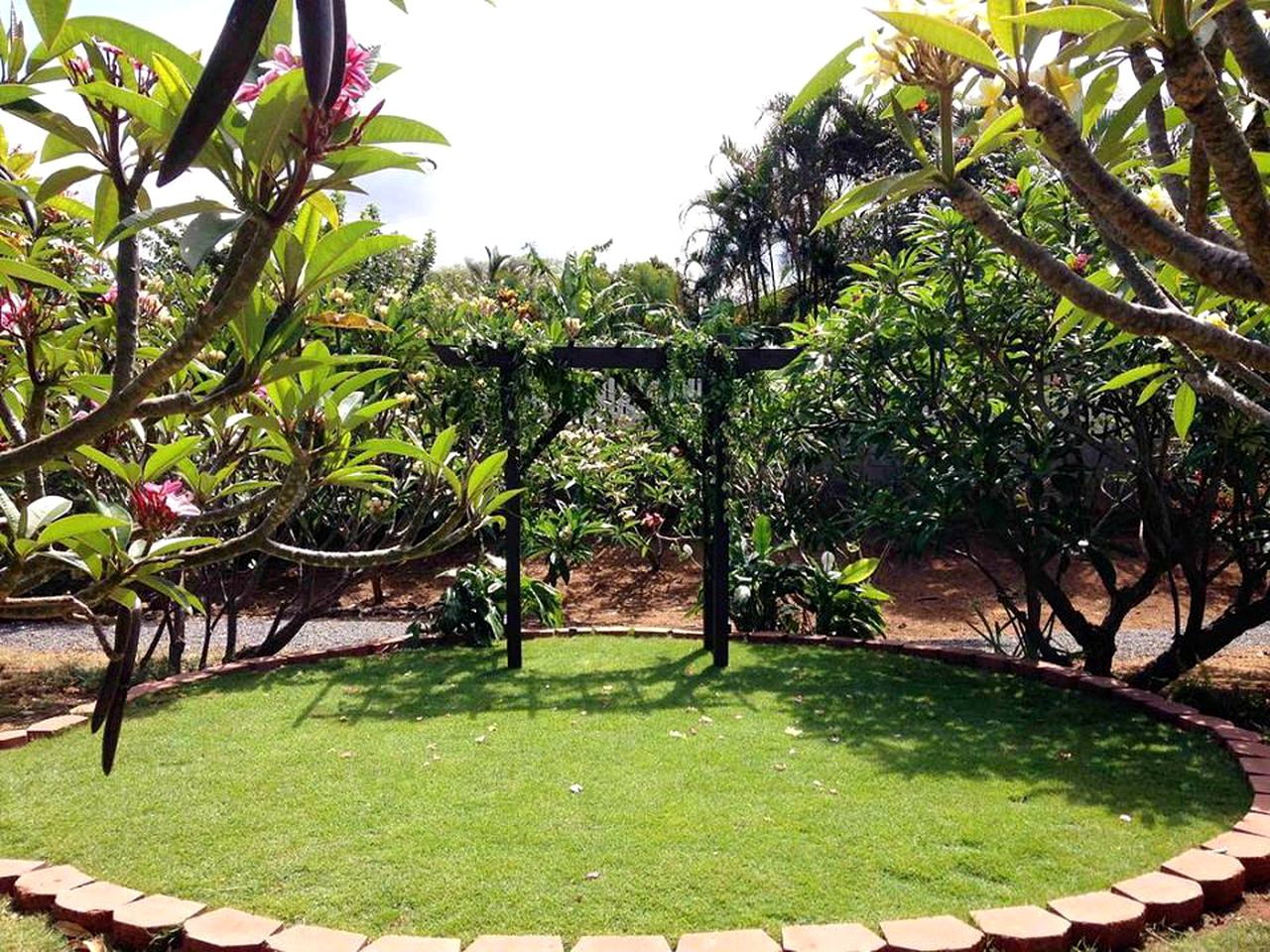 Romantic Suite Rentals Overlooking Garden and Orchard on Island of Maui