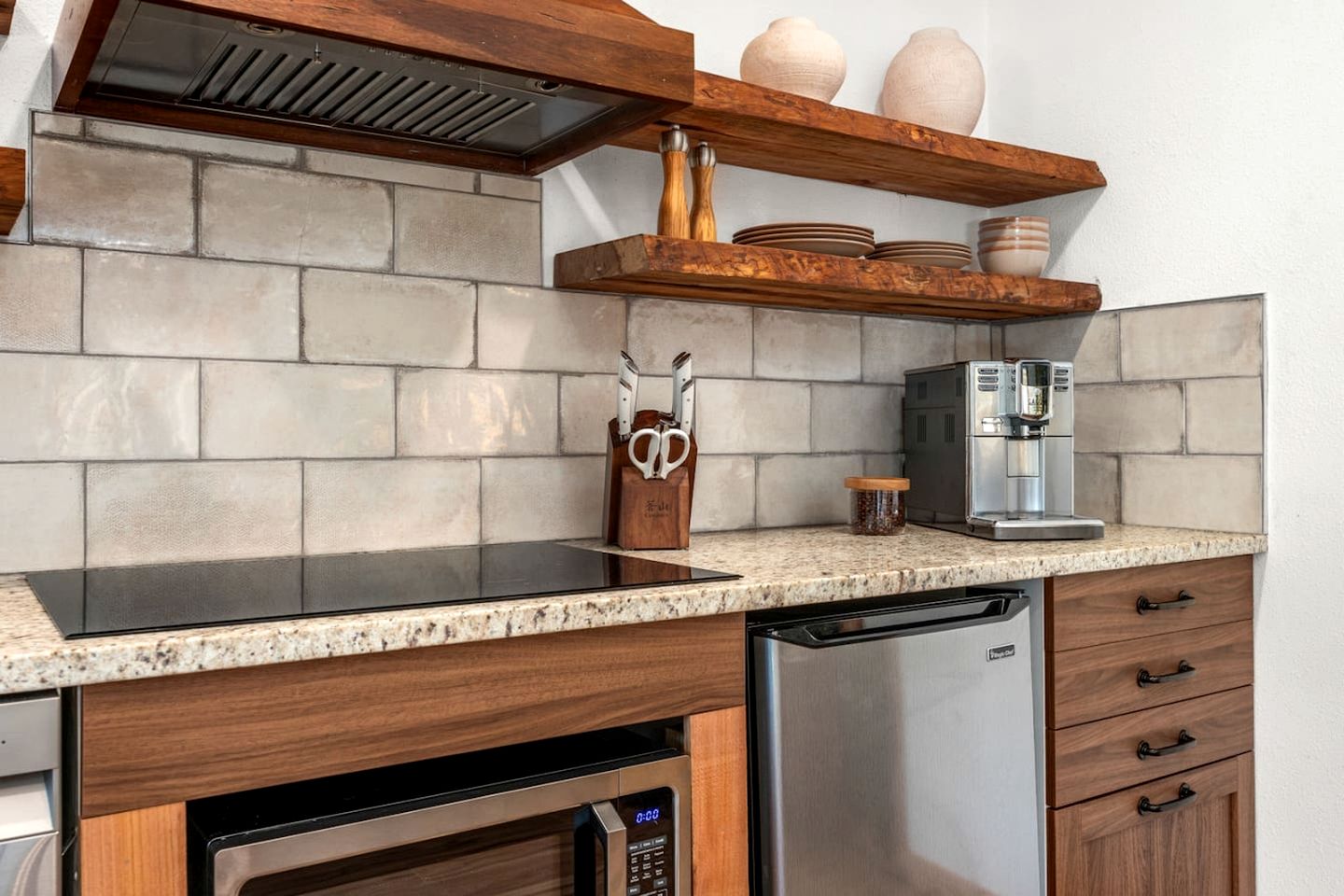 Impressive Intimate Tiny Cabin with Lofted Interior and Outdoor Shower in Texas