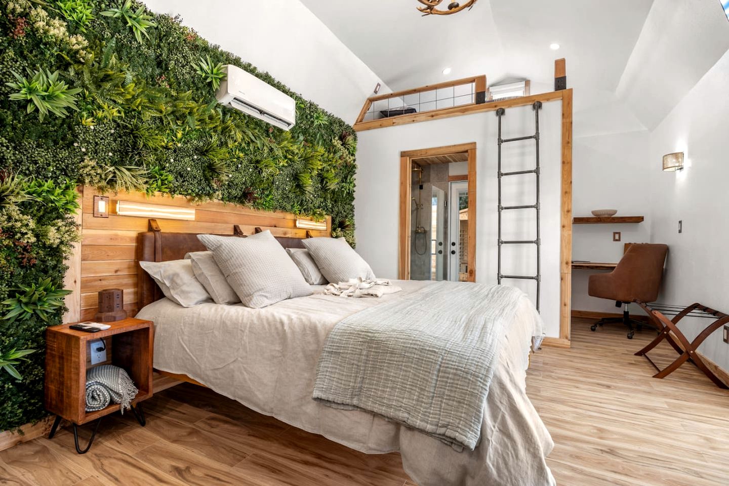 Impressive Intimate Tiny Cabin with Lofted Interior and Outdoor Shower in Texas