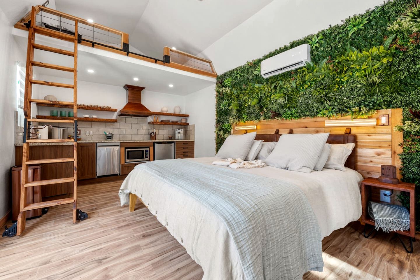 Impressive Intimate Tiny Cabin with Lofted Interior and Outdoor Shower in Texas