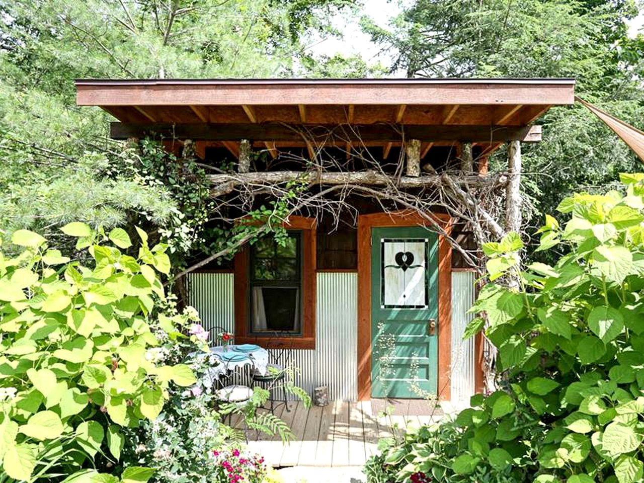 Romantic Tree House Cabin near Asheville, North Carolina