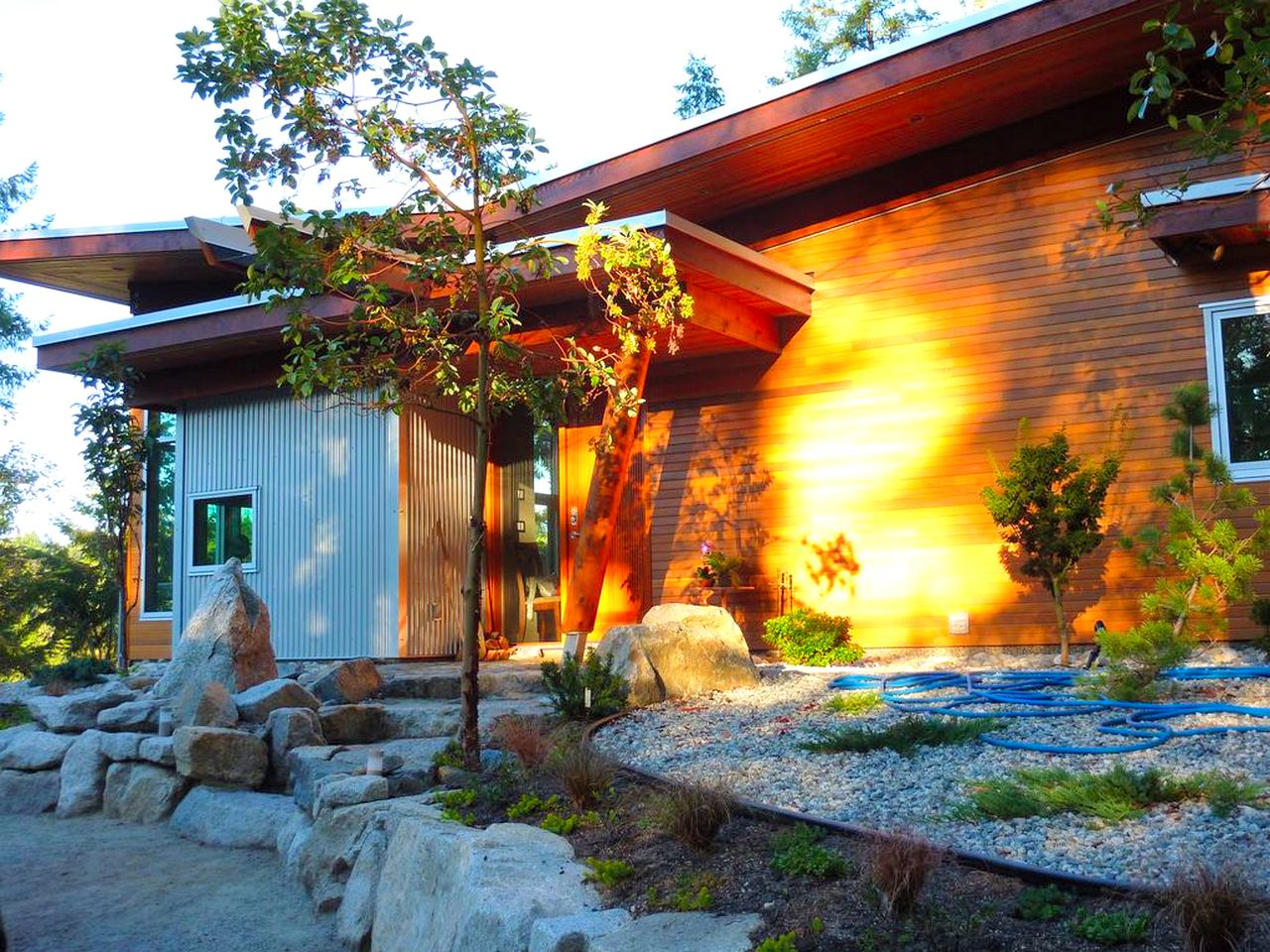 Tree House Halfmoon Bay, British Columbia Glamping Hub