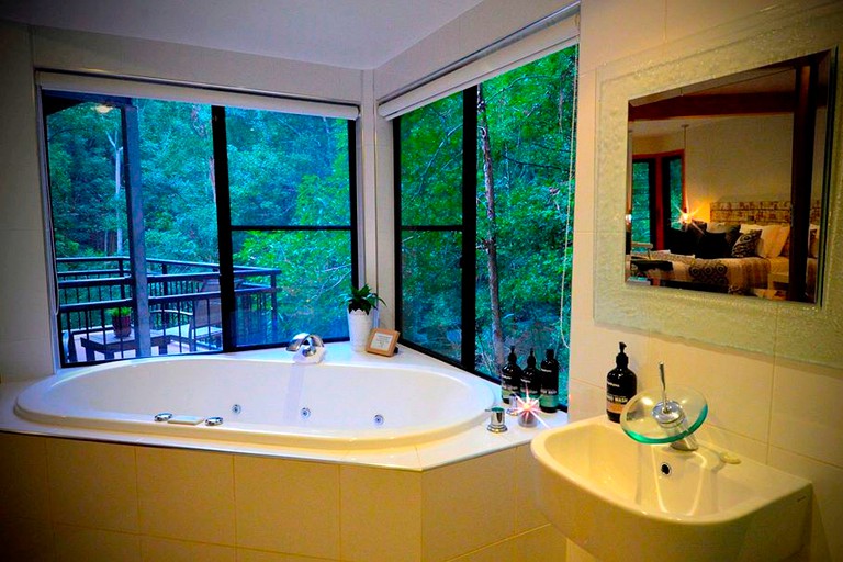 Cabins (Uki, New South Wales, Australia)