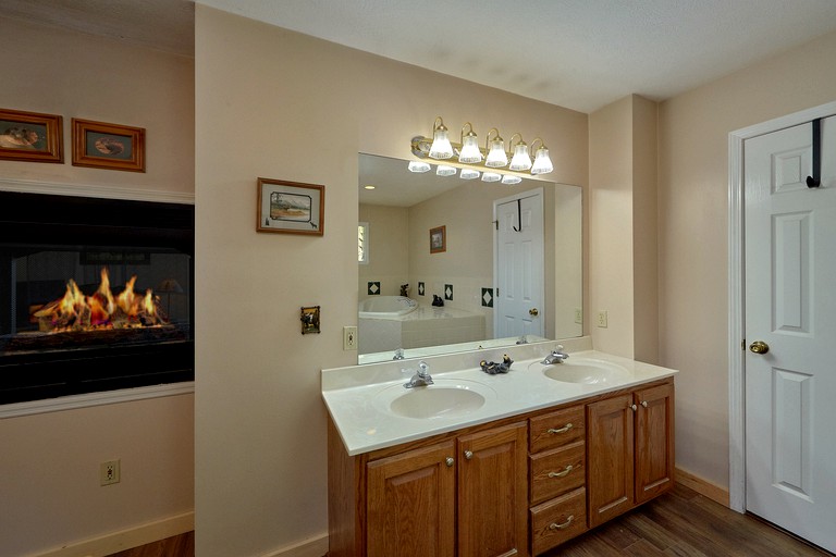 -- (United States, Gatlinburg, Tennessee)