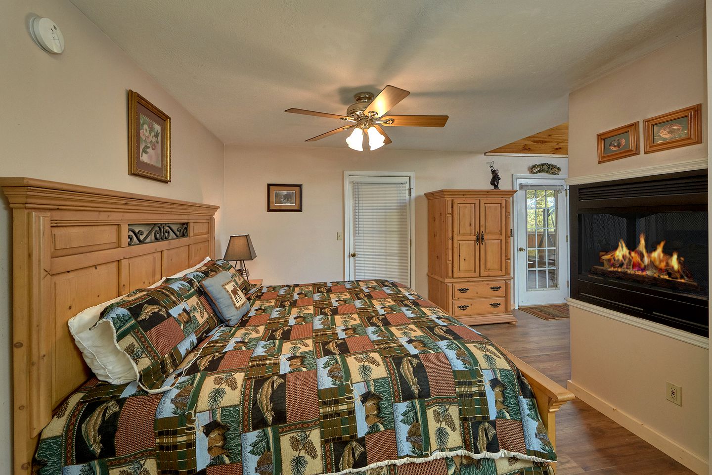 Picturesque Gatlinburg Cabin Rental for Romantic Getaways in Tennessee