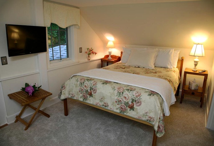 Nature Lodges (York, Maine, United States)