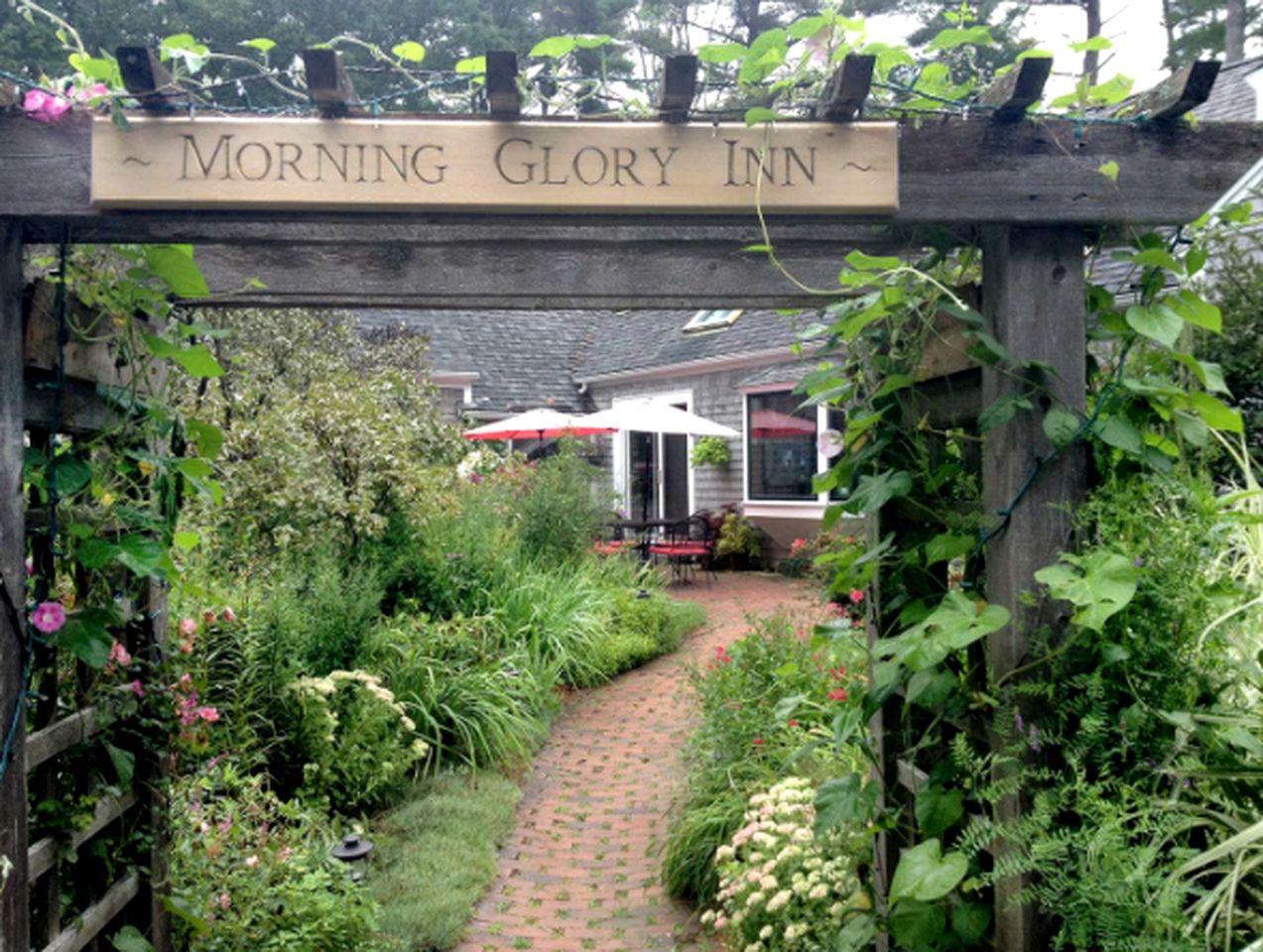 Romantic Wooded Getaway near York Harbor, Maine