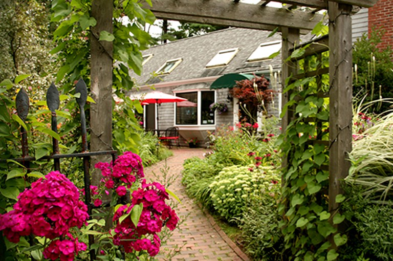 Nature Lodges (York, Maine, United States)