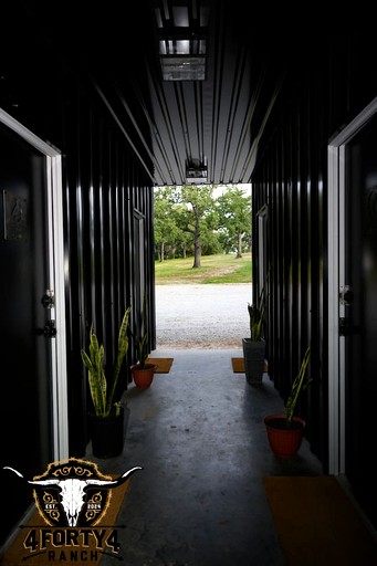 Cabins (United States of America, Alvord, Texas)