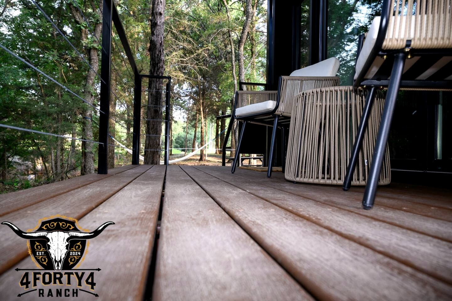 Romantic Woodland Cabin Hideaway Near the Lake in Scenic Texas Countryside