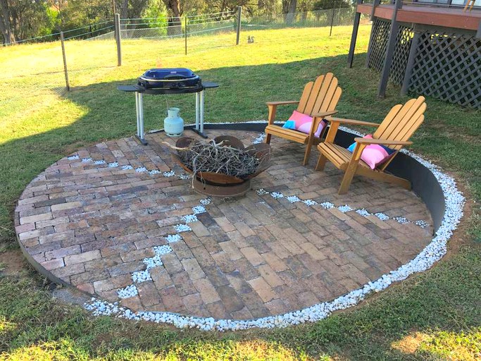 Yurts (Forest Reefs, New South Wales, Australia)