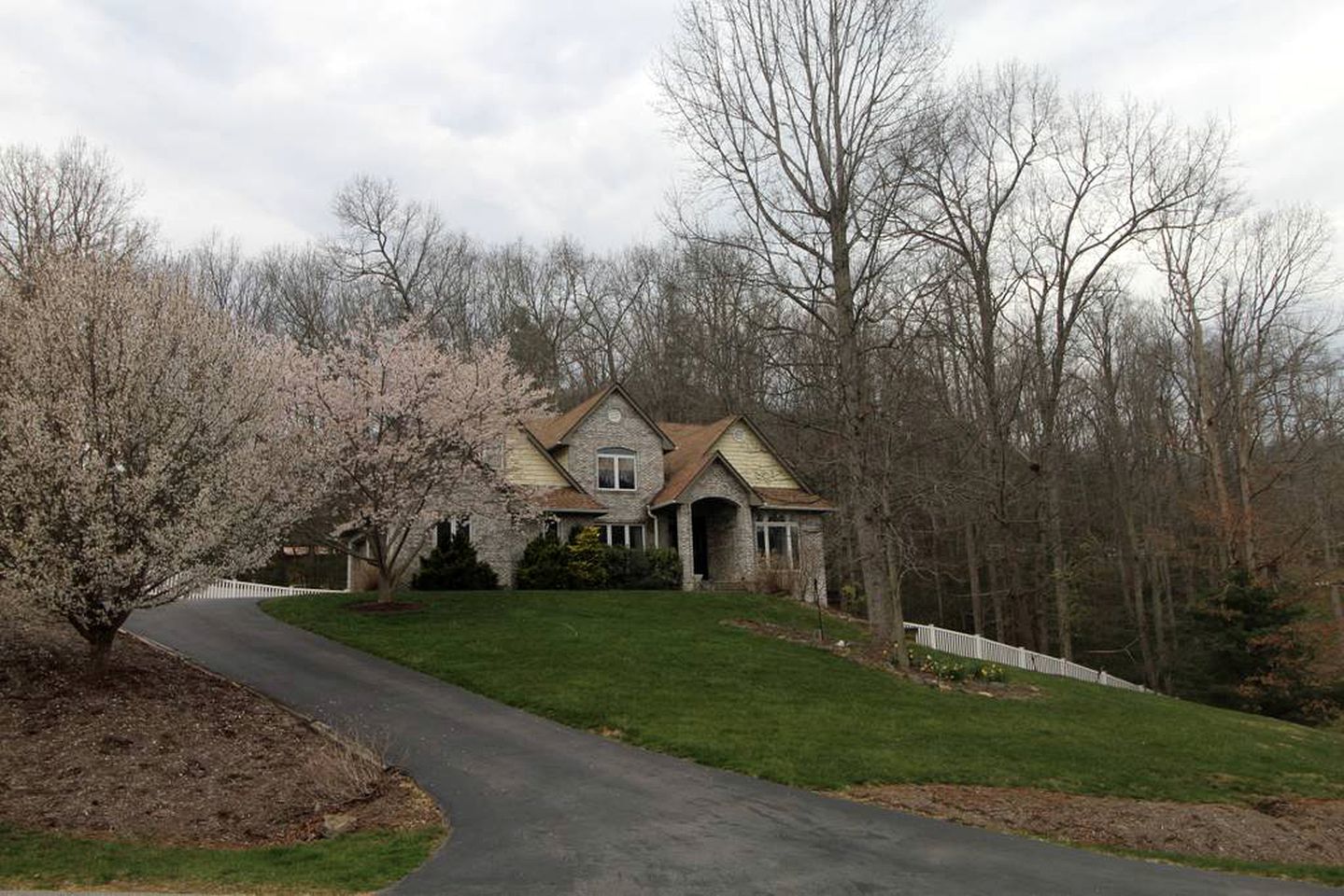 Spacious Cottage Getaway near Asheville, North Carolina