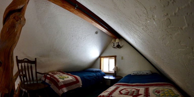 Eco-Friendly Accommodation in an Off-the-Grid Cabin near Donner Lake, California | Nature Lodges (Truckee, California, United States of America)