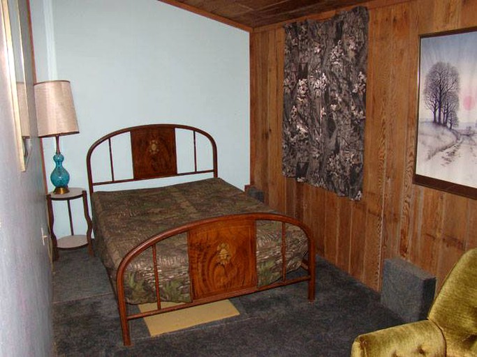 Cabins (Gays Mills, Wisconsin, United States)