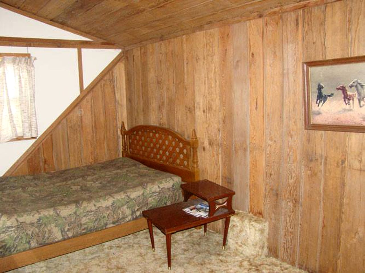 Rustic Lodge near the Kickapoo River in Gays Mills, Wisconsin