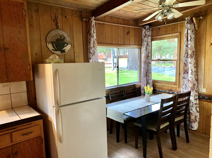 Cabins (United States of America, Big Bear Lake, California)