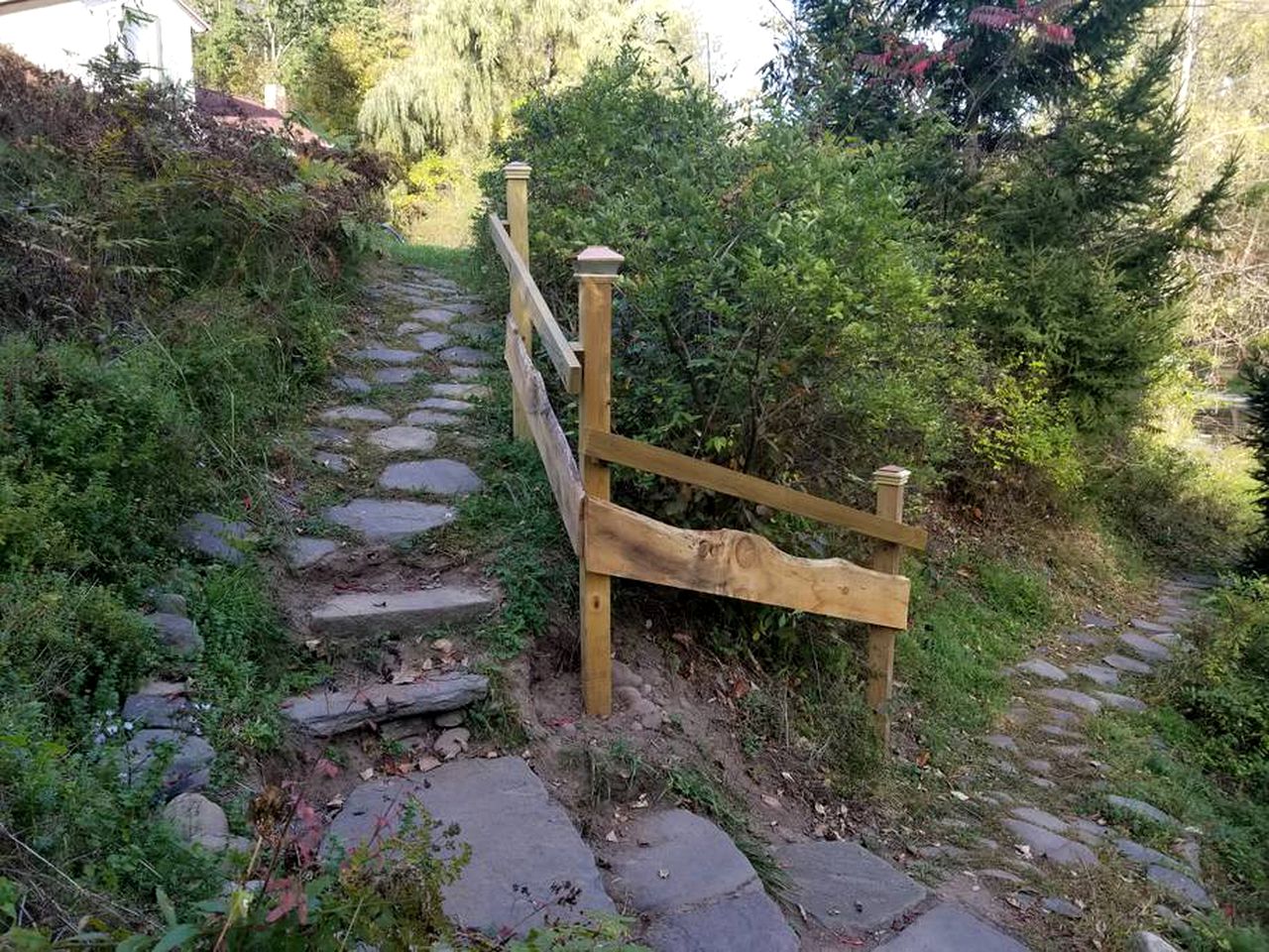 Superb Family Cabin with Mountain Views and Deck in Shandaken, New York