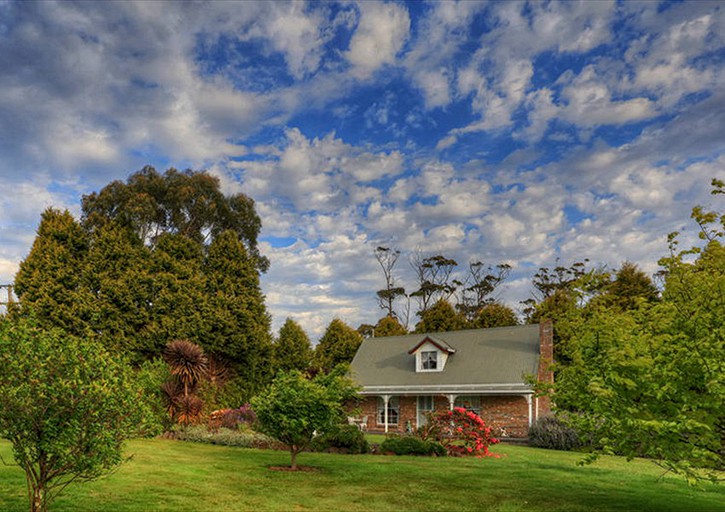 Cottages (Smithton, Tasmania, Australia)