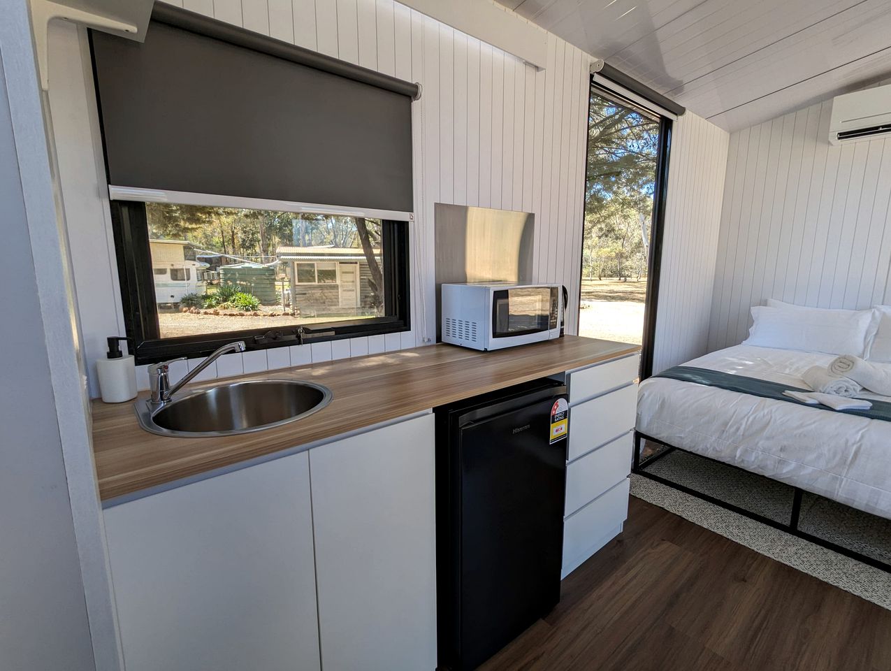 Secluded Tiny House Perfect for Water Activities and Family Escapes in Victoria, Australia