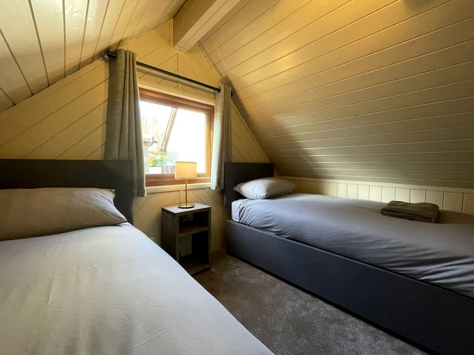 Cabins (United Kingdom, Helstone, England)